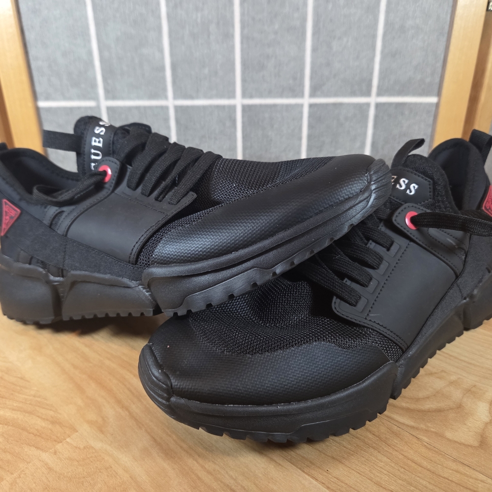 GUESS Men's Black and Red Sneakers
